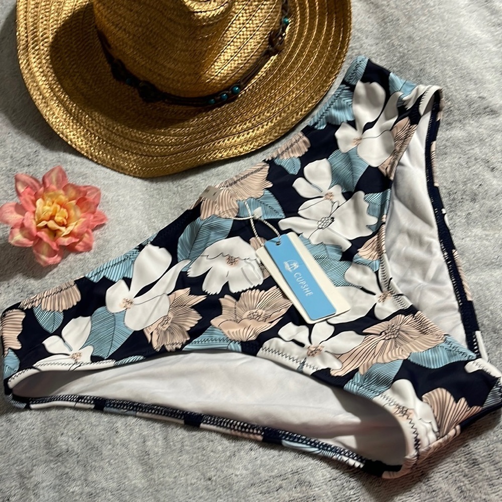 NWT women’s floral swim bottoms XL